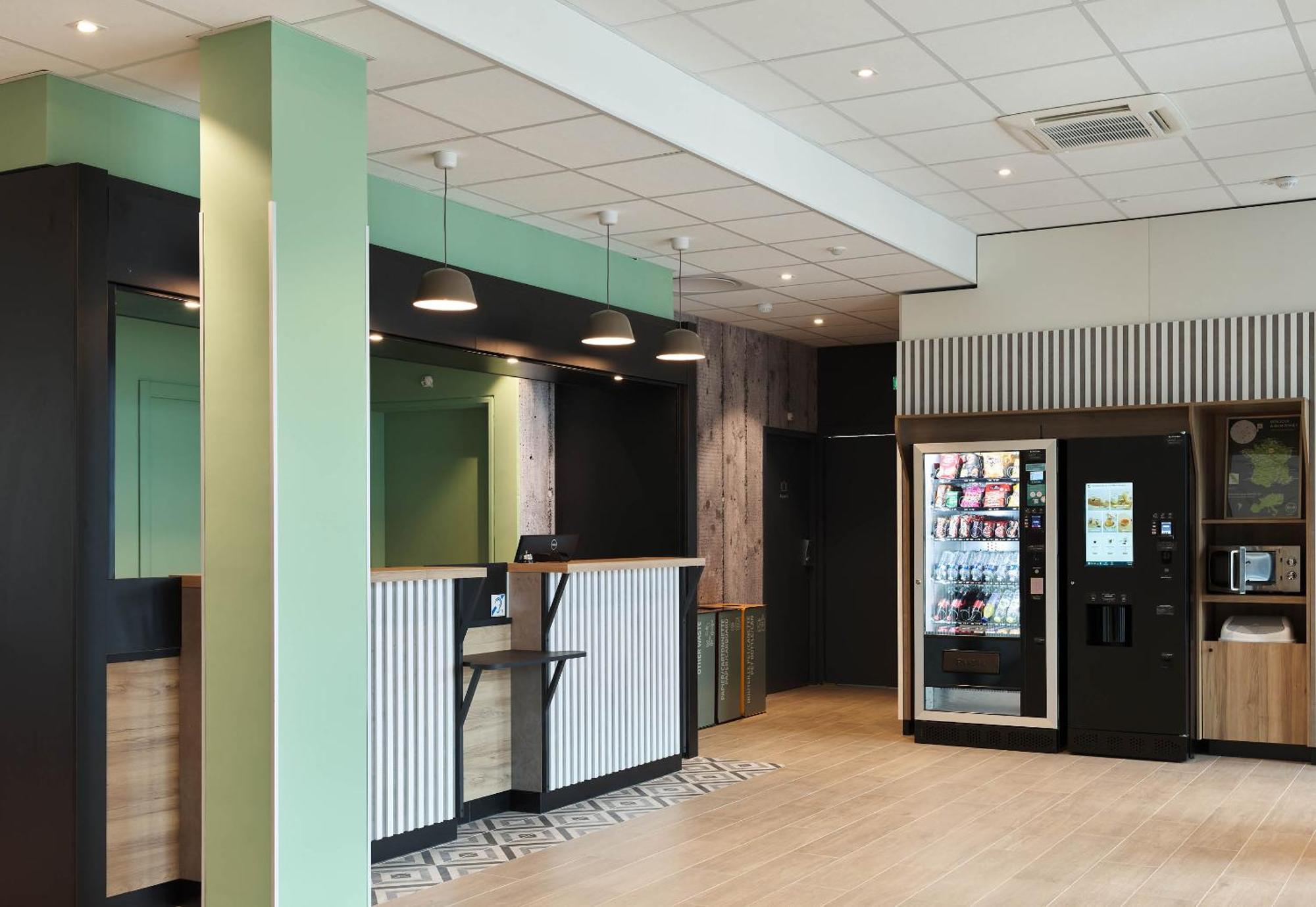 B&B Hotel Cergy Saint-Christophe Gare Exterior photo
