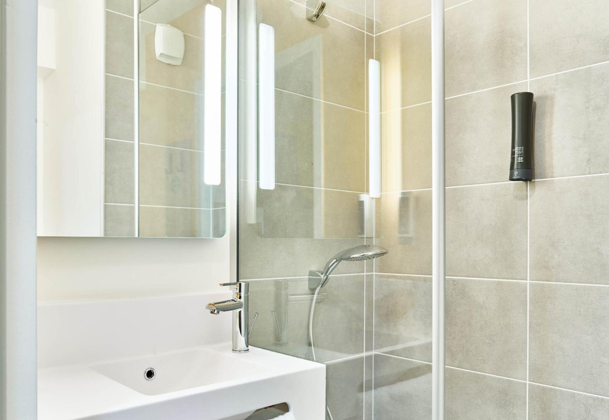 B&B Hotel Cergy Saint-Christophe Gare Exterior photo